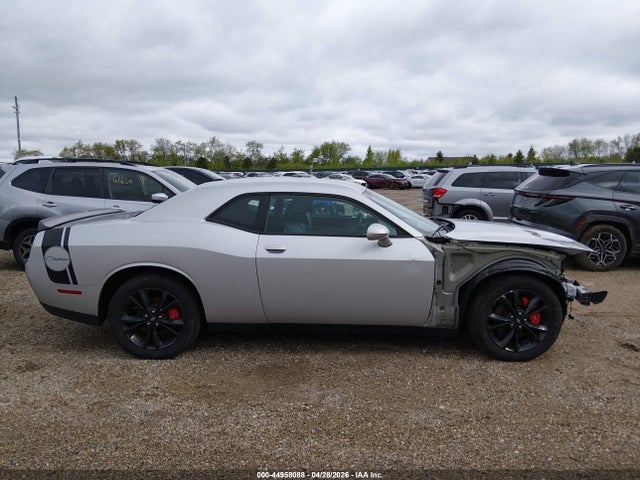 2020 Dodge Challenger Sxt Awd მანქანა იყიდება აუქციონზე, vin: 2C3CDZGG7LH220944, აუქციონის ნომერი: 44958088