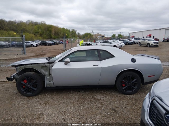 2020 Dodge Challenger Sxt Awd მანქანა იყიდება აუქციონზე, vin: 2C3CDZGG7LH220944, აუქციონის ნომერი: 44958088