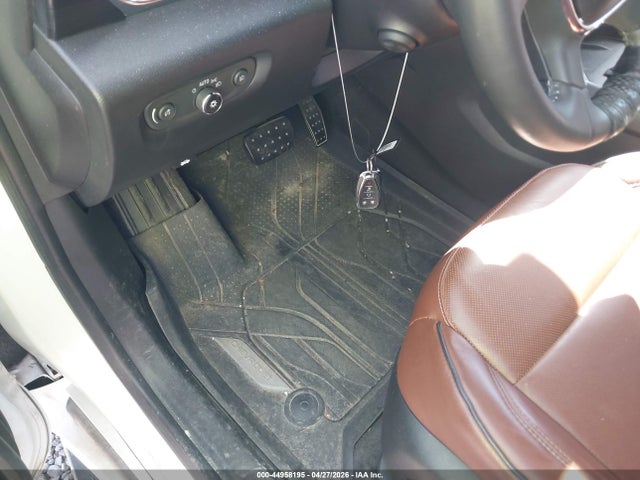 1GNEVJKWXKJ233791 Chevrolet Traverse High Country