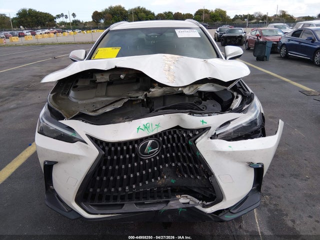 44958250 :رقم المزاد ، 2T2ADCAZXNC001818 vin ، 2022 Lexus Nx 250 مزاد بيع