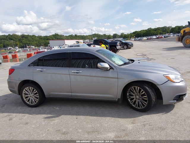 2013 Chrysler 200 Limited მანქანა იყიდება აუქციონზე, vin: 1C3CCBCG4DN759806, აუქციონის ნომერი: 44958497