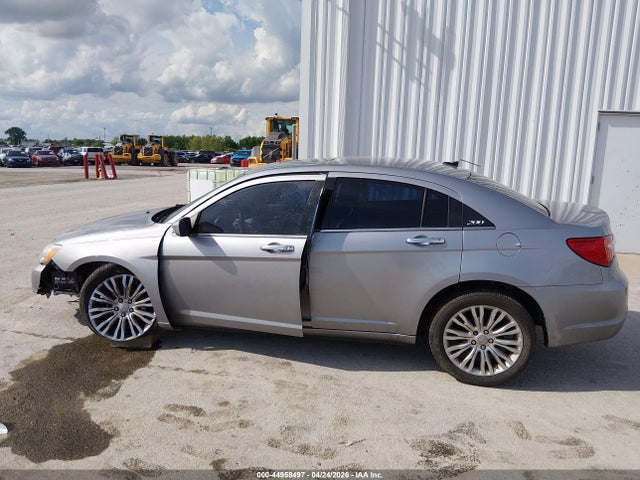 2013 Chrysler 200 Limited მანქანა იყიდება აუქციონზე, vin: 1C3CCBCG4DN759806, აუქციონის ნომერი: 44958497