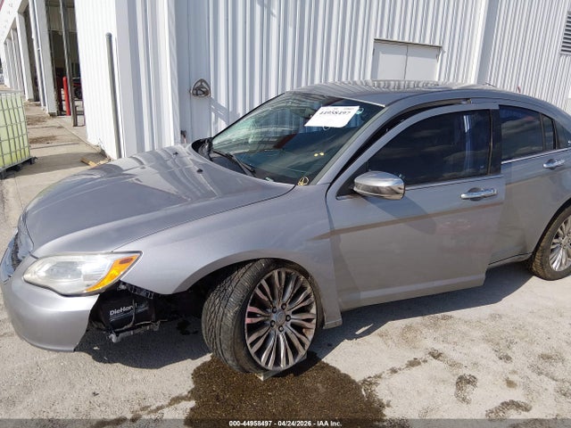 2013 Chrysler 200 Limited მანქანა იყიდება აუქციონზე, vin: 1C3CCBCG4DN759806, აუქციონის ნომერი: 44958497