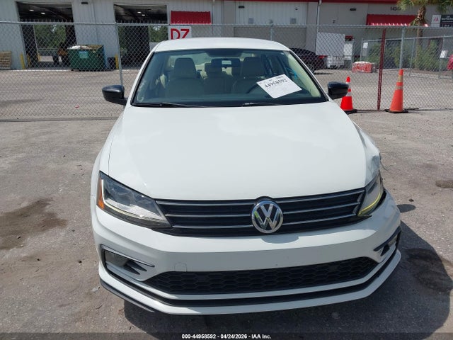 44958592 :رقم المزاد ، 3VWDB7AJ1JM213157 vin ، 2018 Volkswagen Jetta 1.4t Se/1.4t Wolfsburg Edition مزاد بيع