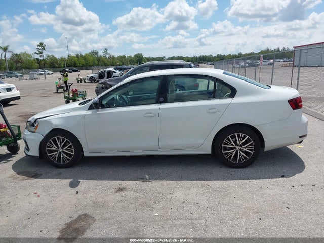 44958592 :رقم المزاد ، 3VWDB7AJ1JM213157 vin ، 2018 Volkswagen Jetta 1.4t Se/1.4t Wolfsburg Edition مزاد بيع