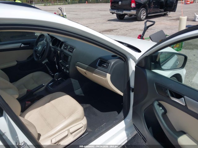 44958592 :رقم المزاد ، 3VWDB7AJ1JM213157 vin ، 2018 Volkswagen Jetta 1.4t Se/1.4t Wolfsburg Edition مزاد بيع
