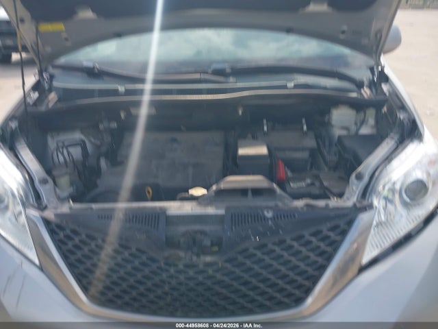 Продажа на аукционе авто 2011 Toyota Sienna Se, vin: 5TDXK3DC0BS064831, номер лота: 44958608
