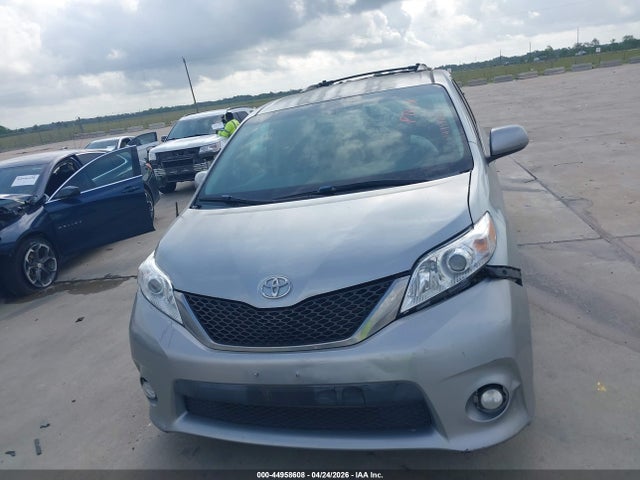 Продажа на аукционе авто 2011 Toyota Sienna Se, vin: 5TDXK3DC0BS064831, номер лота: 44958608
