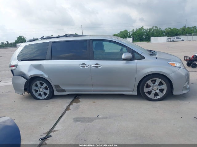 Продажа на аукционе авто 2011 Toyota Sienna Se, vin: 5TDXK3DC0BS064831, номер лота: 44958608