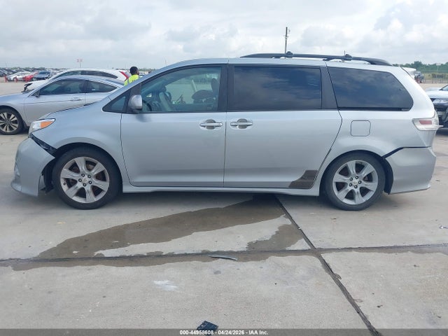 Продажа на аукционе авто 2011 Toyota Sienna Se, vin: 5TDXK3DC0BS064831, номер лота: 44958608