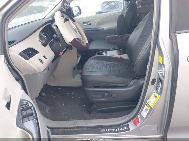 Продажа на аукционе авто 2011 Toyota Sienna Se, vin: 5TDXK3DC0BS064831, номер лота: 44958608