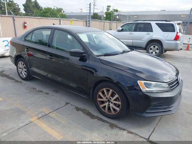 44958609 :رقم المزاد ، 3VWD17AJ3FM239415 vin ، 2015 Volkswagen Jetta 1.8t Se مزاد بيع