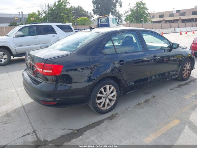 44958609 :رقم المزاد ، 3VWD17AJ3FM239415 vin ، 2015 Volkswagen Jetta 1.8t Se مزاد بيع