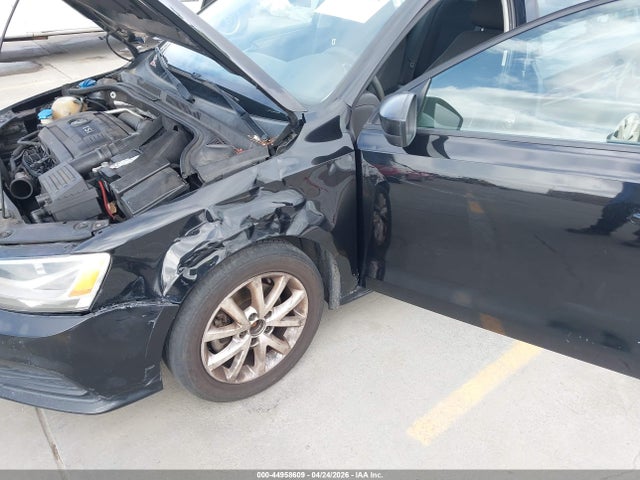 44958609 :رقم المزاد ، 3VWD17AJ3FM239415 vin ، 2015 Volkswagen Jetta 1.8t Se مزاد بيع