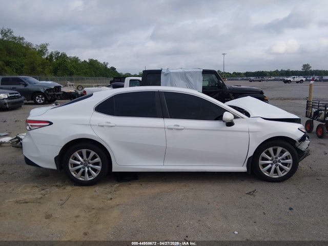 44958672 :رقم المزاد ، 4T1B11HK4KU784661 vin ، 2019 Toyota Camry Le مزاد بيع