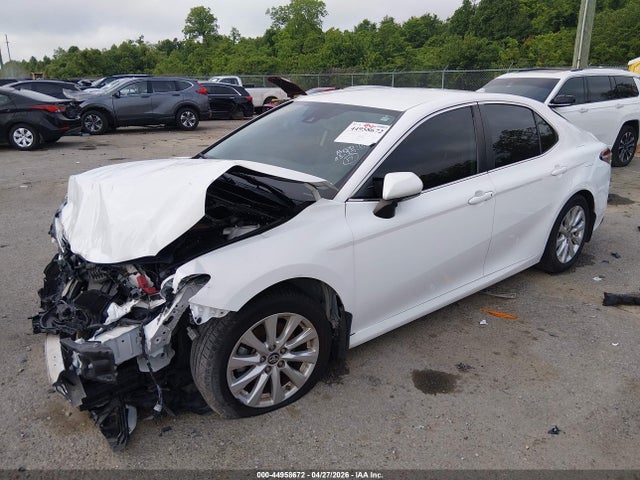 44958672 :رقم المزاد ، 4T1B11HK4KU784661 vin ، 2019 Toyota Camry Le مزاد بيع