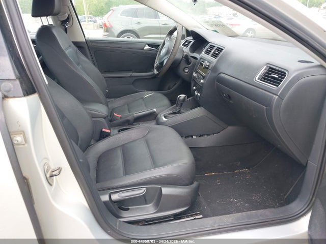 44958703 :رقم المزاد ، 3VWDZ7AJ6BM350351 vin ، 2011 Volkswagen Jetta 2.5l Se مزاد بيع