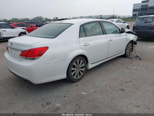 44958732 :رقم المزاد ، 4T1BK3DB8BU418748 vin ، 2011 Toyota Avalon Limited مزاد بيع