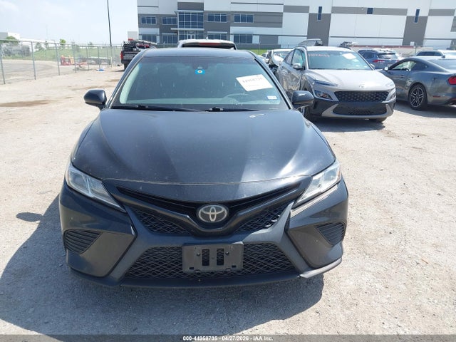 Продажа на аукционе авто 2018 Toyota Camry Se, vin: 4T1B11HK8JU617721, номер лота: 44958735