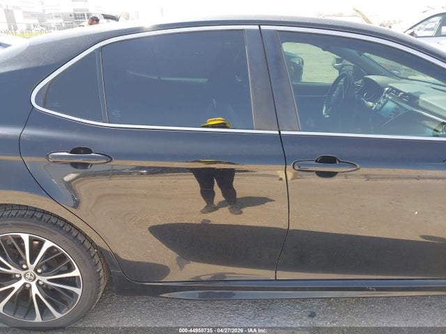 Продажа на аукционе авто 2018 Toyota Camry Se, vin: 4T1B11HK8JU617721, номер лота: 44958735
