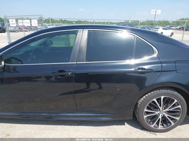 Продажа на аукционе авто 2018 Toyota Camry Se, vin: 4T1B11HK8JU617721, номер лота: 44958735