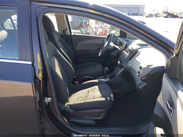 Chevrolet Sonic Lt Auto 2015 1G1JC5SH4F4220344 Image 5