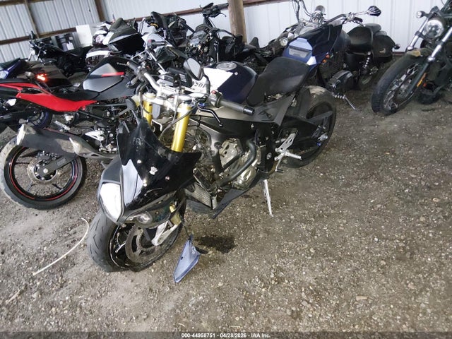 BMW S 1000 R 2015 WB10D1205FZ199636 Image 2