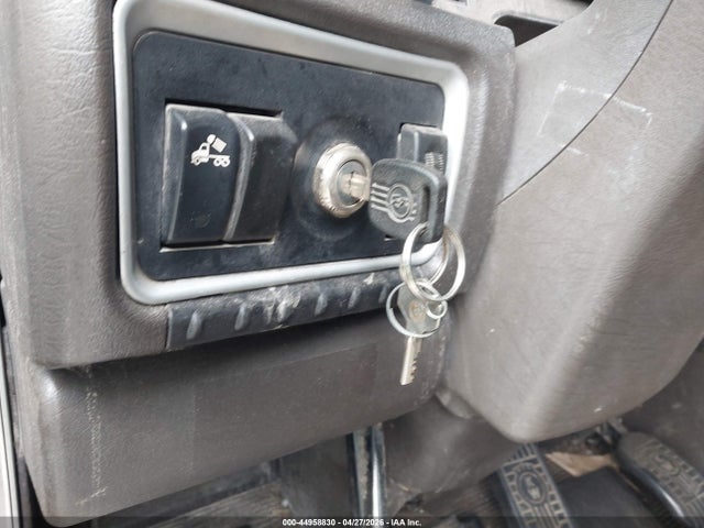 44958830 :رقم المزاد ، 1XKADB9X67J158632 vin ، 2007 Kenworth Construction T600 مزاد بيع