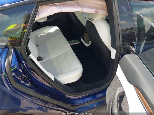 Продажа на аукционе авто 2022 Tesla Model S Dual Motor All-wheel Drive, vin: 5YJSA1E52NF493978, номер лота: 44958843