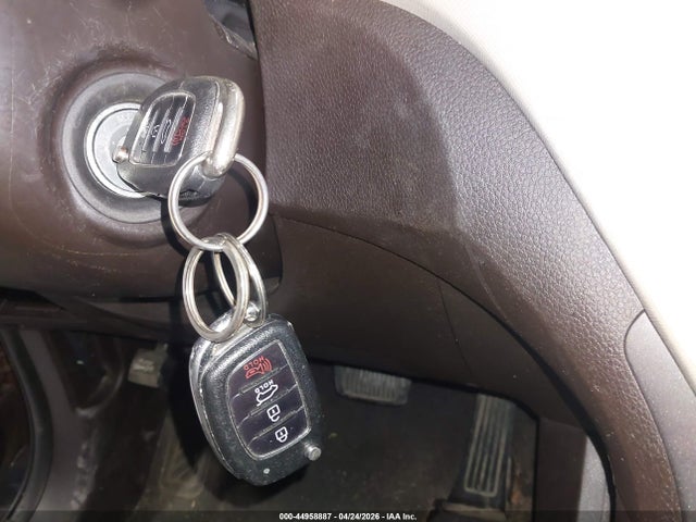 Продаж на аукціоні авто 2017 Hyundai Santa Fe Sport 2.4l, vin: 5NMZUDLB0HH028229, номер лоту: 44958887
