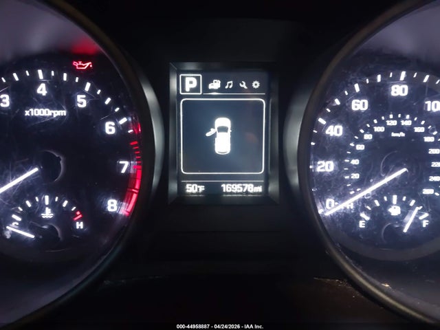 Продаж на аукціоні авто 2017 Hyundai Santa Fe Sport 2.4l, vin: 5NMZUDLB0HH028229, номер лоту: 44958887