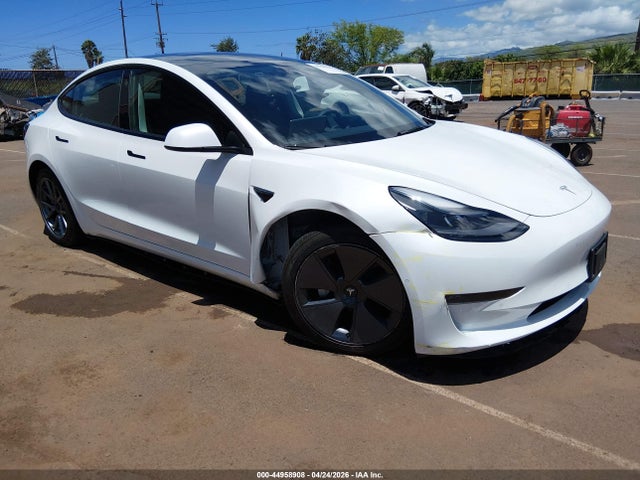 Продажа на аукционе авто 2022 Tesla Model 3 Rear-wheel Drive, vin: 5YJ3E1EA3NF120745, номер лота: 44958908