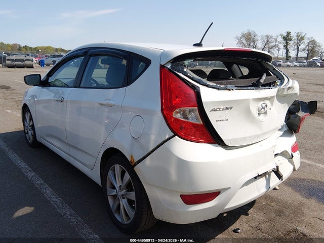 2013 Hyundai Accent Se მანქანა იყიდება აუქციონზე, vin: KMHCU5AE8DU075418, აუქციონის ნომერი: 44958913