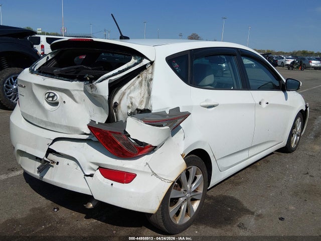 2013 Hyundai Accent Se მანქანა იყიდება აუქციონზე, vin: KMHCU5AE8DU075418, აუქციონის ნომერი: 44958913