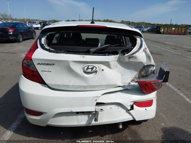 2013 Hyundai Accent Se მანქანა იყიდება აუქციონზე, vin: KMHCU5AE8DU075418, აუქციონის ნომერი: 44958913