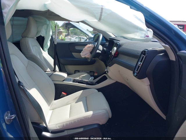 Продаж на аукціоні авто 2024 Volvo Xc40 B5 Plus Bright Theme, vin: YV4L12UE3R2303719, номер лоту: 44958940