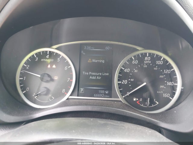 44958943 :رقم المزاد ، 3N1AB7AP8HY370359 vin ، 2017 Nissan Sentra Sv مزاد بيع