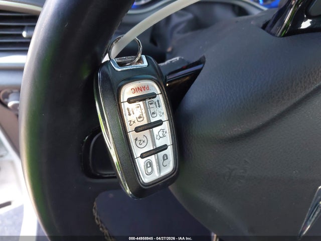 44958945 :رقم المزاد ، 2C4RC1EG7JR358469 vin ، 2018 Chrysler Pacifica Touring L Plus مزاد بيع