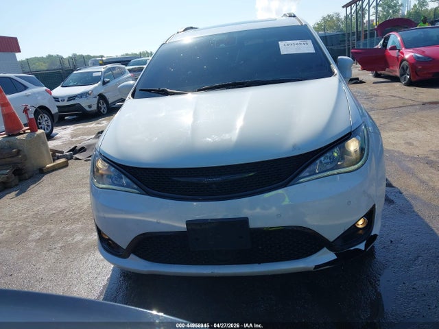44958945 :رقم المزاد ، 2C4RC1EG7JR358469 vin ، 2018 Chrysler Pacifica Touring L Plus مزاد بيع