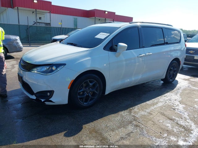 44958945 :رقم المزاد ، 2C4RC1EG7JR358469 vin ، 2018 Chrysler Pacifica Touring L Plus مزاد بيع
