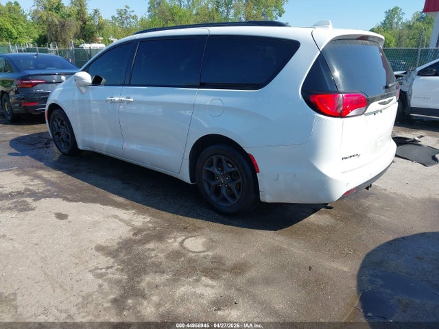 44958945 :رقم المزاد ، 2C4RC1EG7JR358469 vin ، 2018 Chrysler Pacifica Touring L Plus مزاد بيع
