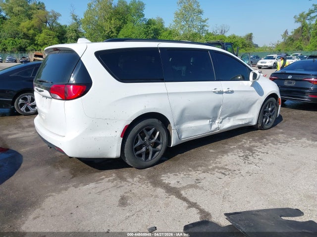44958945 :رقم المزاد ، 2C4RC1EG7JR358469 vin ، 2018 Chrysler Pacifica Touring L Plus مزاد بيع