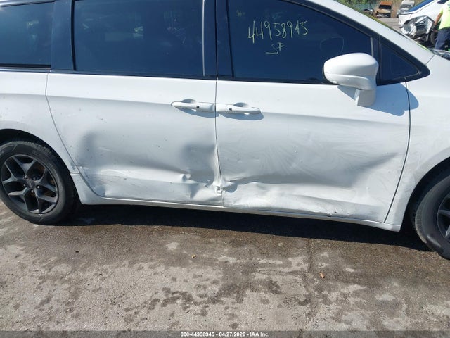 44958945 :رقم المزاد ، 2C4RC1EG7JR358469 vin ، 2018 Chrysler Pacifica Touring L Plus مزاد بيع