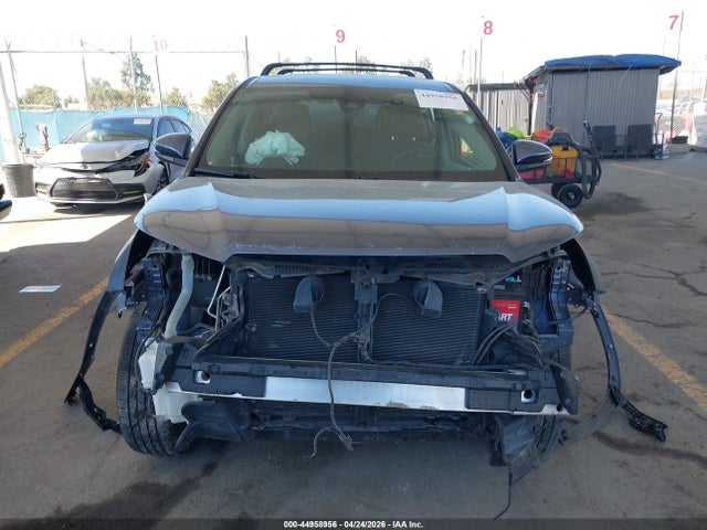5TDZARFH4HS031010 Toyota Highlander Le