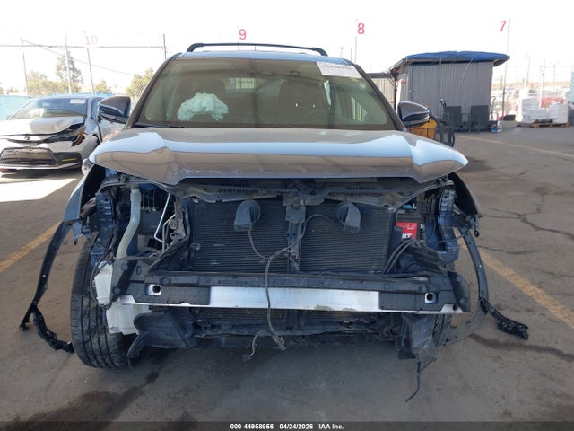 5TDZARFH4HS031010 Toyota Highlander Le