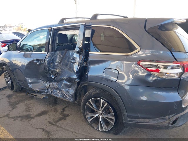 5TDZARFH4HS031010 Toyota Highlander Le
