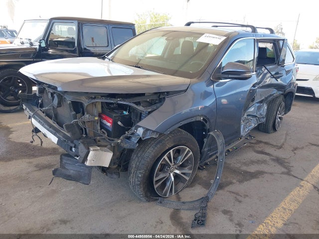 5TDZARFH4HS031010 Toyota Highlander Le