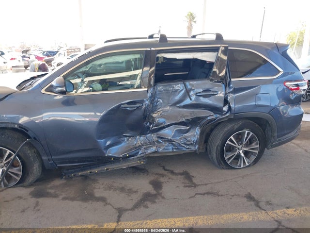 5TDZARFH4HS031010 Toyota Highlander Le