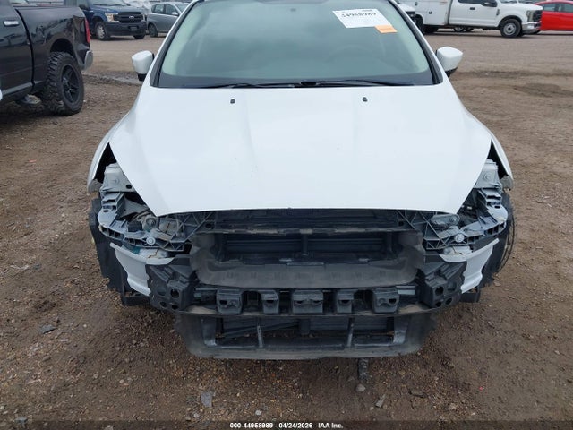 Продажа на аукционе авто 2017 Ford Focus Se, vin: 1FADP3K29HL258868, номер лота: 44958989