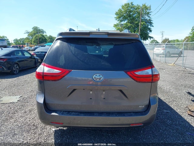 Aukcja sprzedaży 2018 Toyota Sienna Xle 8 Passenger, vin: 5TDYZ3DC2JS913338, numer aukcji: 44958988